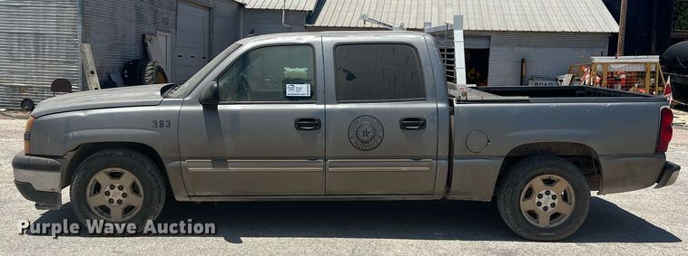image for item DN3055 2006 Chevrolet Silverado 1500  Crew Cab pickup truck