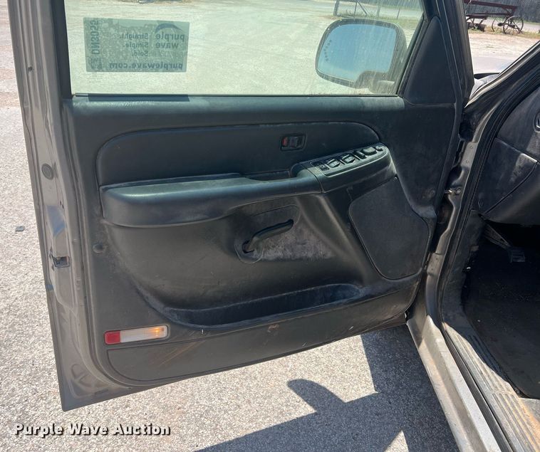 image for item DN3055 2006 Chevrolet Silverado 1500  Crew Cab pickup truck