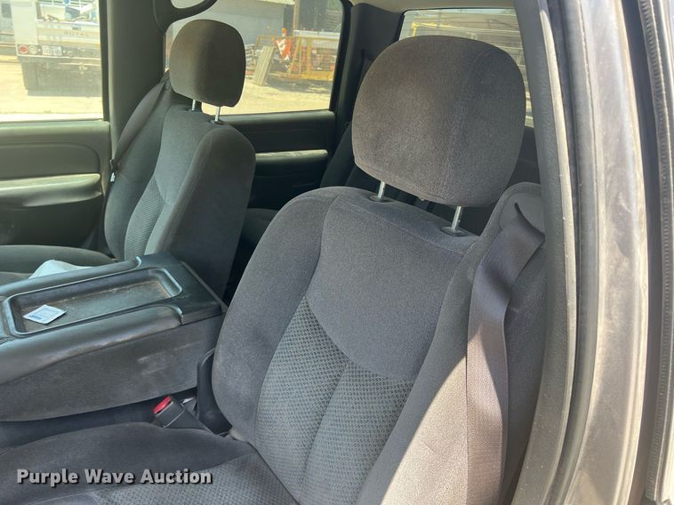 image for item DN3055 2006 Chevrolet Silverado 1500  Crew Cab pickup truck