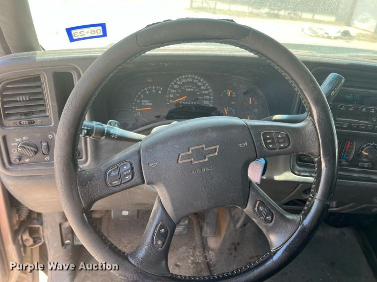 image for item DN3055 2006 Chevrolet Silverado 1500  Crew Cab pickup truck