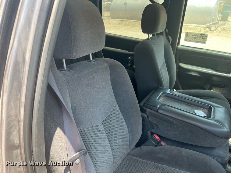 image for item DN3055 2006 Chevrolet Silverado 1500  Crew Cab pickup truck