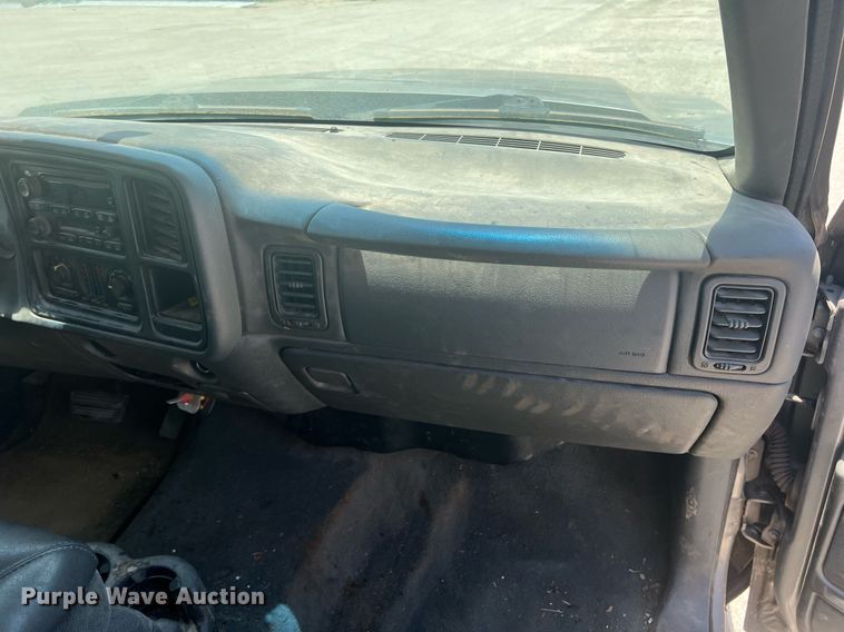 image for item DN3055 2006 Chevrolet Silverado 1500  Crew Cab pickup truck