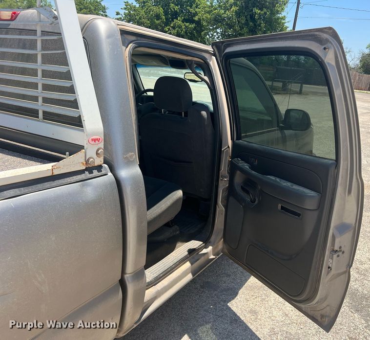 image for item DN3055 2006 Chevrolet Silverado 1500  Crew Cab pickup truck