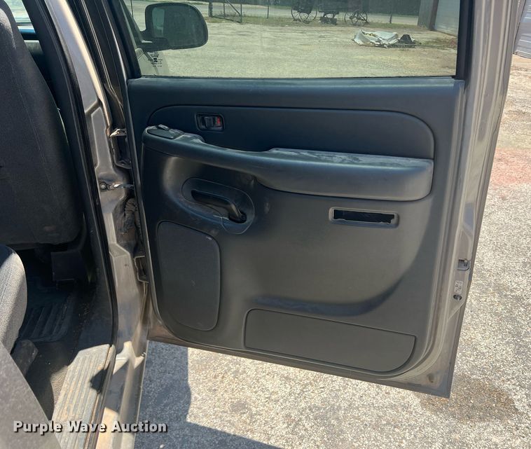 image for item DN3055 2006 Chevrolet Silverado 1500  Crew Cab pickup truck