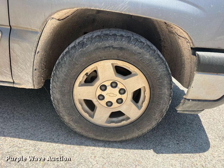 image for item DN3055 2006 Chevrolet Silverado 1500  Crew Cab pickup truck