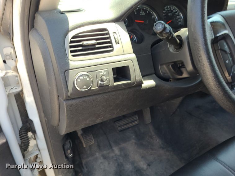 image for item DN8536 2011 Chevrolet Suburban  SUV