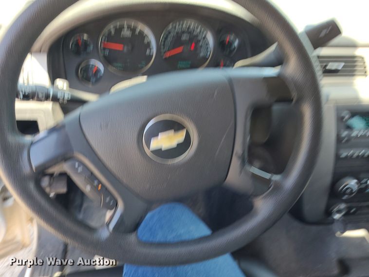 image for item DN8536 2011 Chevrolet Suburban  SUV