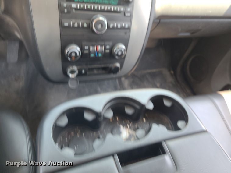 image for item DN8536 2011 Chevrolet Suburban  SUV