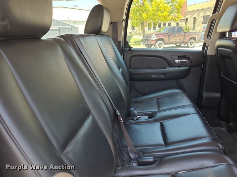 image for item DN8536 2011 Chevrolet Suburban  SUV