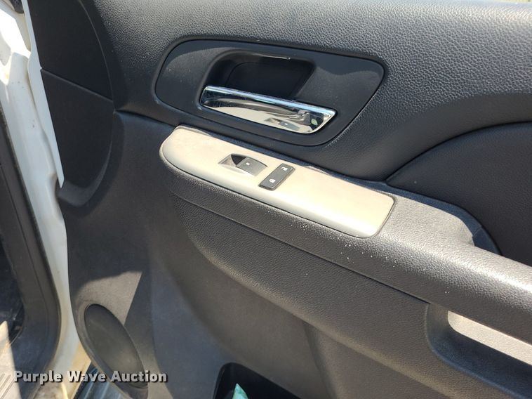 image for item DN8536 2011 Chevrolet Suburban  SUV