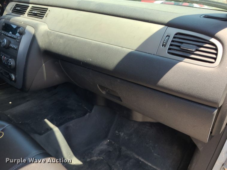 image for item DN8536 2011 Chevrolet Suburban  SUV