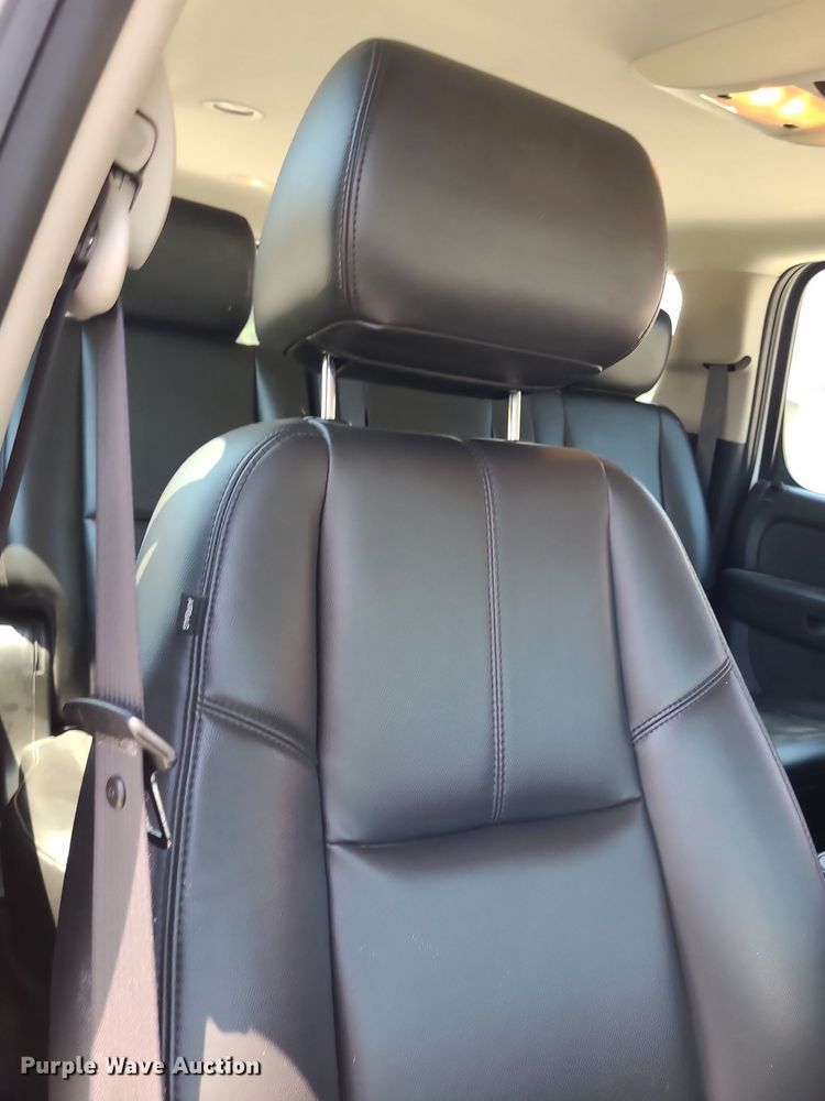 image for item DN8536 2011 Chevrolet Suburban  SUV