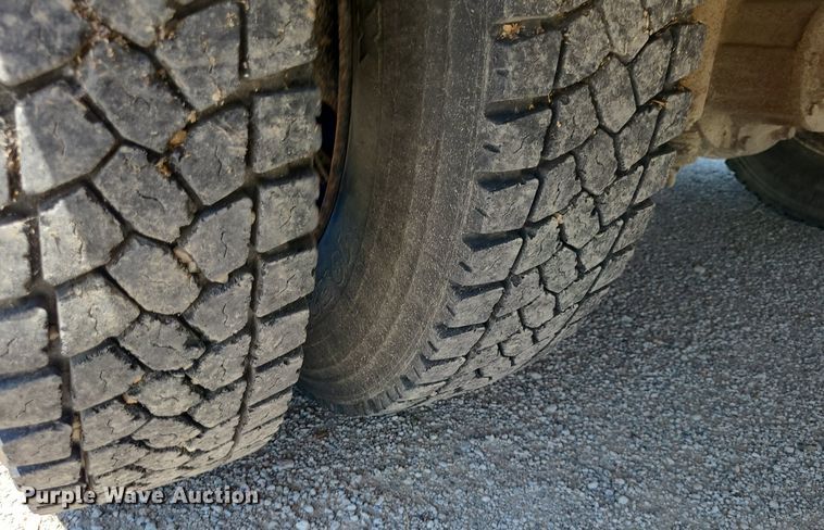 image for item DN8537 2003 Thomas  school bus