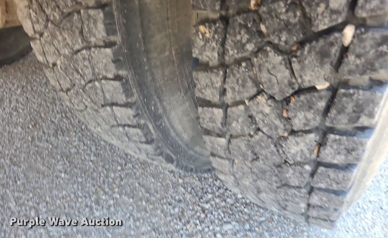 image for item DN8537 2003 Thomas  school bus