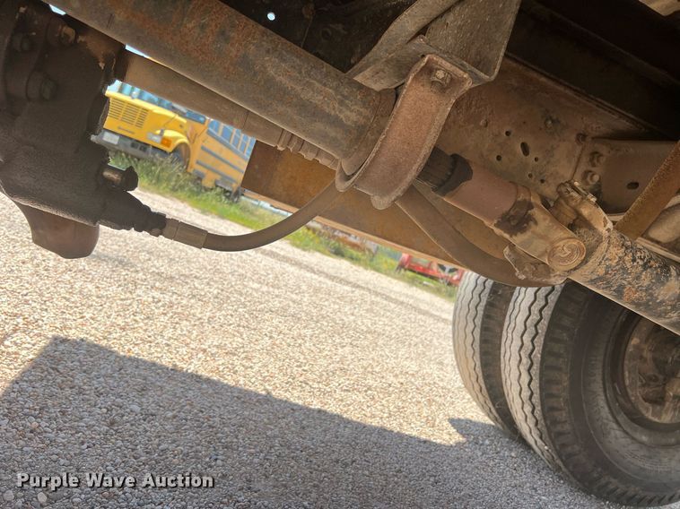 image for item DO1458 1986 Ford F800  dump truck