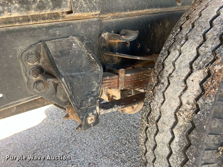 image for item DO1458 1986 Ford F800  dump truck