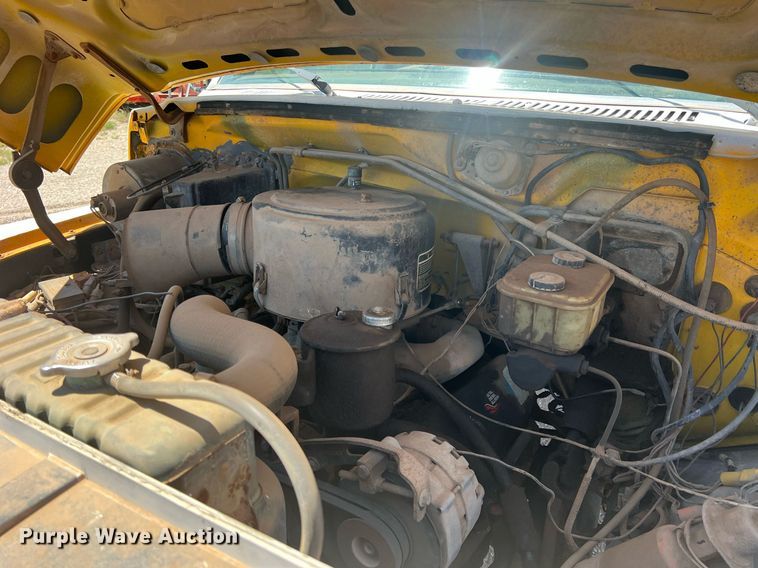 image for item DO1458 1986 Ford F800  dump truck