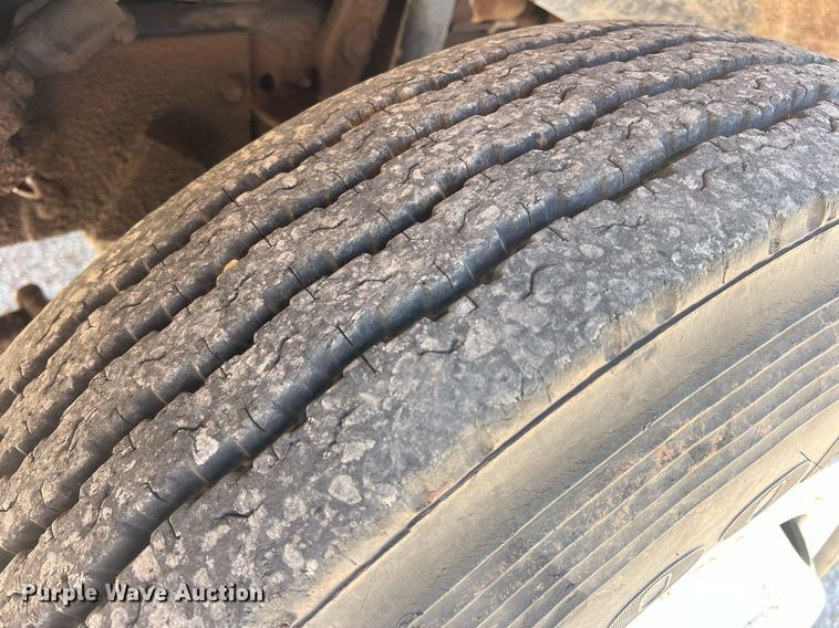 image for item DO1458 1986 Ford F800  dump truck