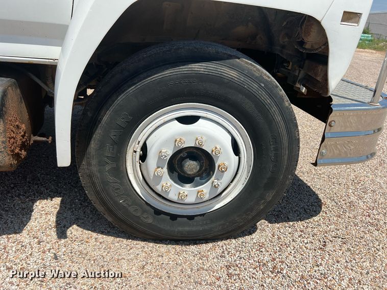 image for item DO1458 1986 Ford F800  dump truck