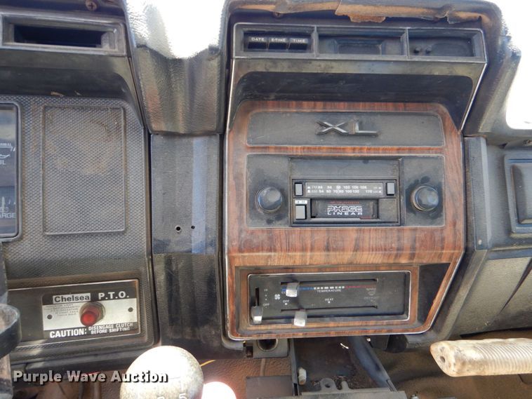 image for item DO1458 1986 Ford F800  dump truck