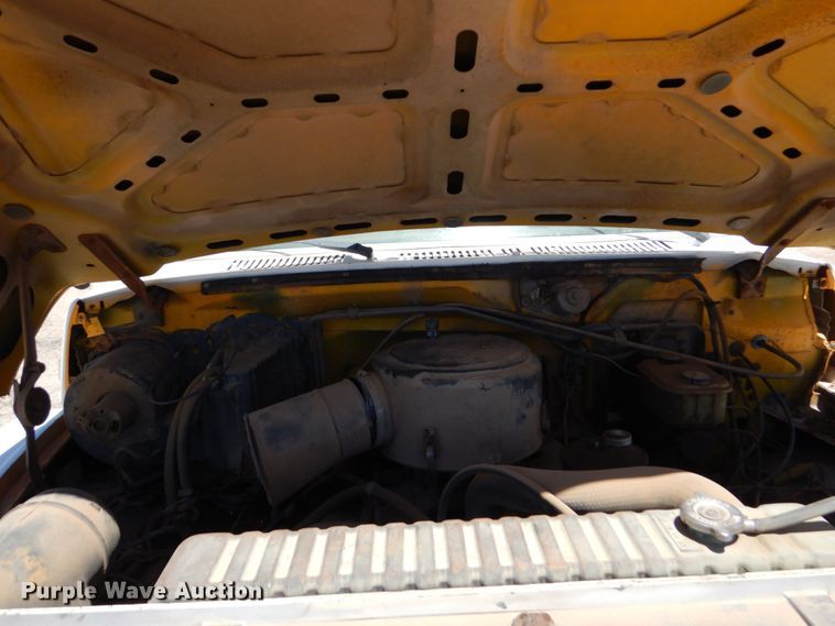 image for item DO1458 1986 Ford F800  dump truck