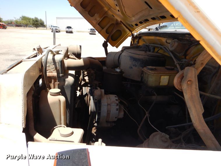 image for item DO1458 1986 Ford F800  dump truck