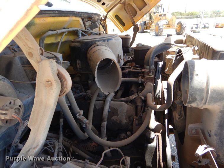 image for item DO1458 1986 Ford F800  dump truck