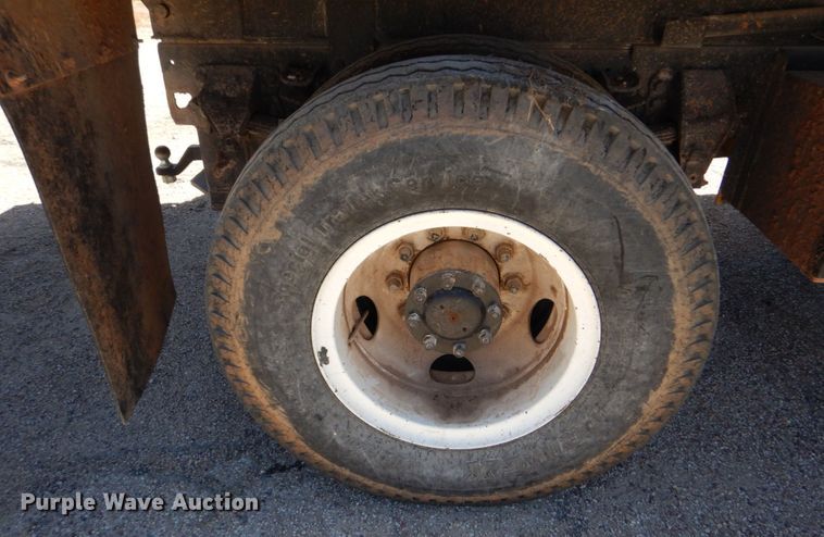 image for item DO1458 1986 Ford F800  dump truck