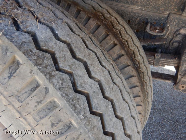 image for item DO1458 1986 Ford F800  dump truck