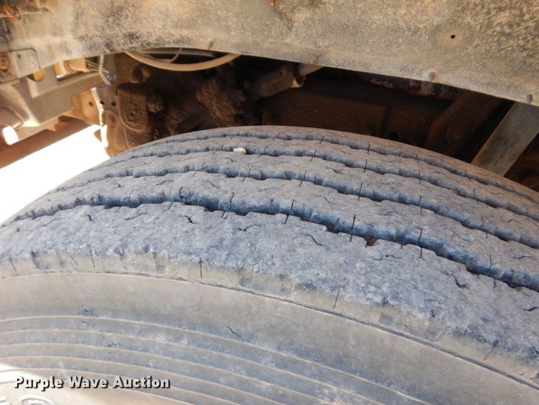 image for item DO1458 1986 Ford F800  dump truck