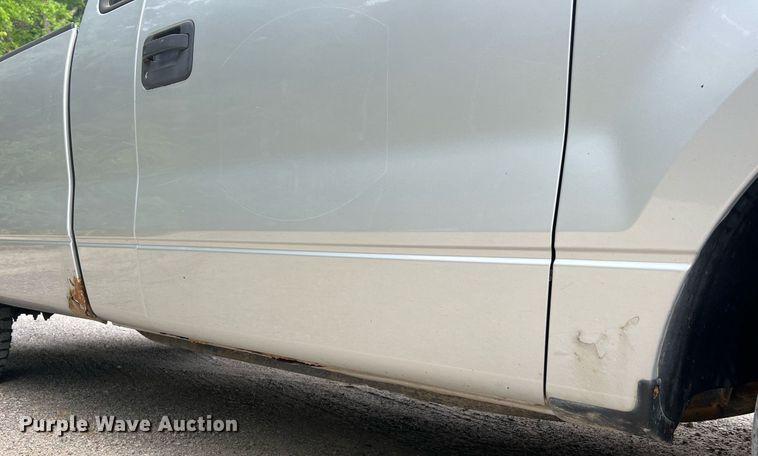 image for item DO2192 2005 Ford F150 XL  pickup truck