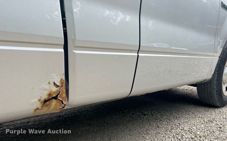 image for item DO2192 2005 Ford F150 XL  pickup truck