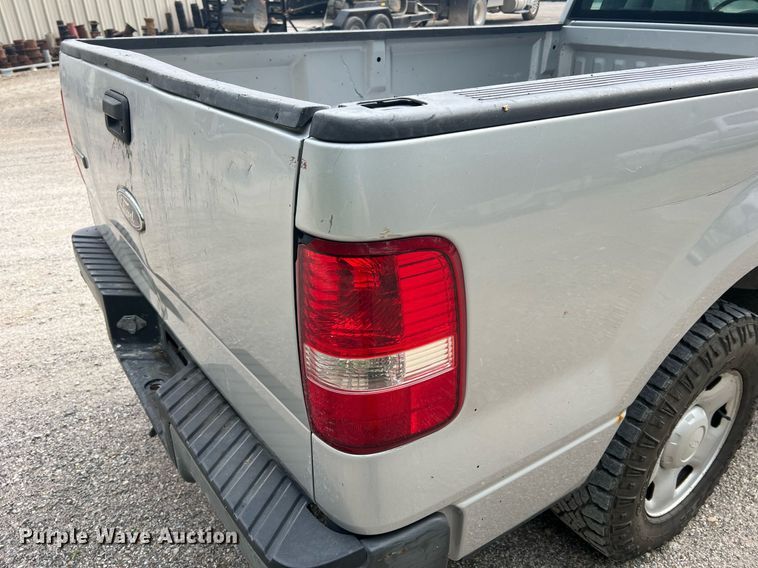 image for item DO2192 2005 Ford F150 XL  pickup truck