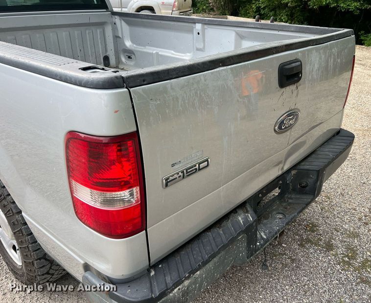 image for item DO2192 2005 Ford F150 XL  pickup truck