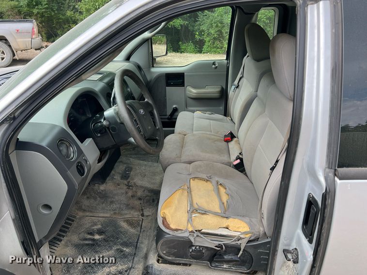 image for item DO2192 2005 Ford F150 XL  pickup truck