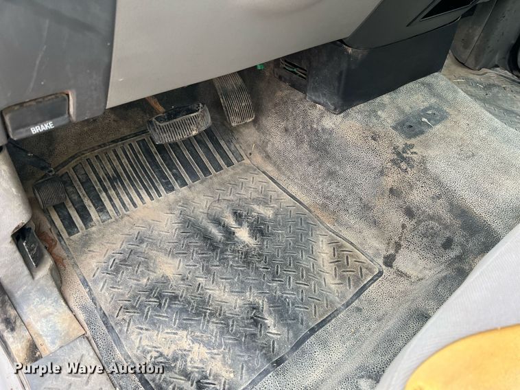 image for item DO2192 2005 Ford F150 XL  pickup truck