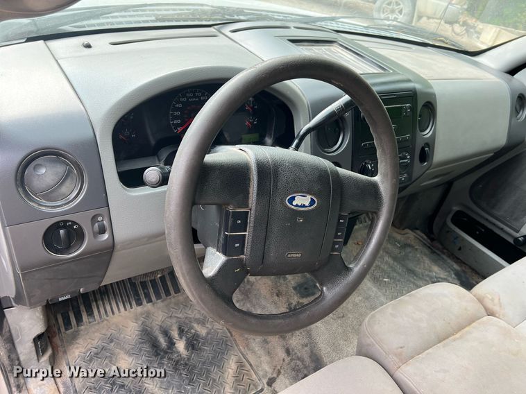 image for item DO2192 2005 Ford F150 XL  pickup truck