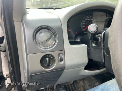 image for item DO2192 2005 Ford F150 XL  pickup truck