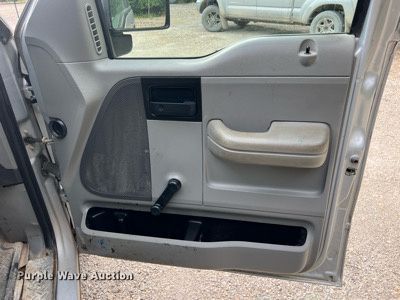 image for item DO2192 2005 Ford F150 XL  pickup truck