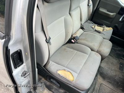 image for item DO2192 2005 Ford F150 XL  pickup truck