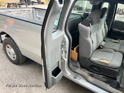 image for item DO2192 2005 Ford F150 XL  pickup truck