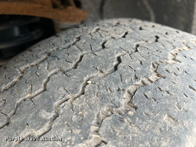 image for item DO2192 2005 Ford F150 XL  pickup truck