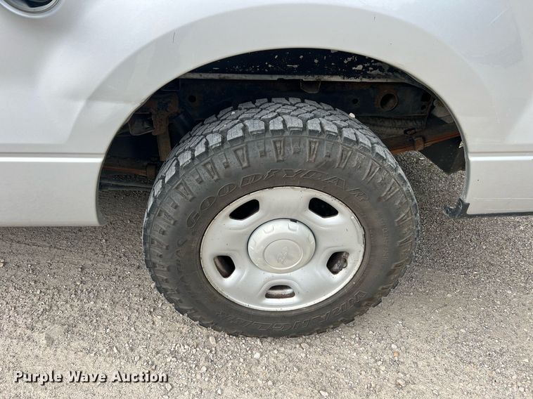 image for item DO2192 2005 Ford F150 XL  pickup truck