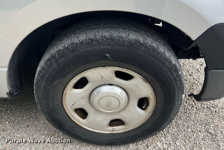 image for item DO2192 2005 Ford F150 XL  pickup truck