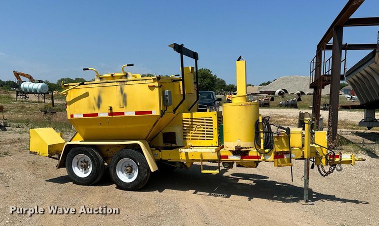 image for item DO5137 2011 Falcon  bituminous mix trailer