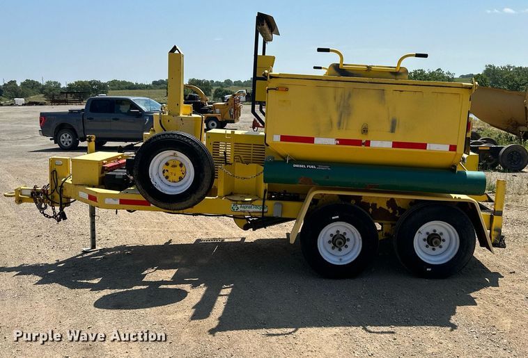 image for item DO5137 2011 Falcon  bituminous mix trailer