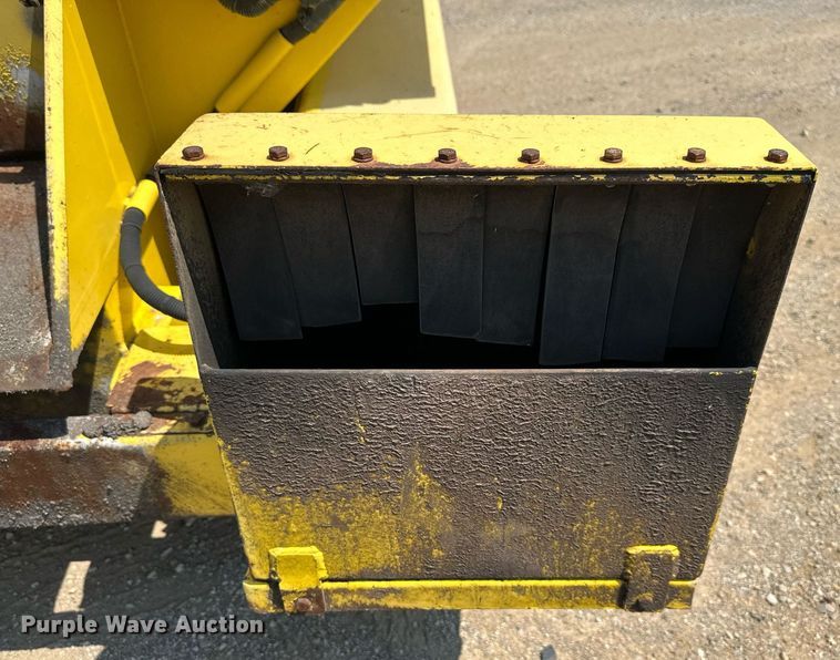 image for item DO5137 2011 Falcon  bituminous mix trailer