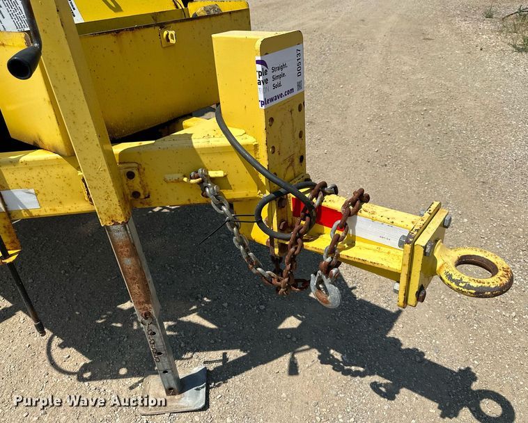 image for item DO5137 2011 Falcon  bituminous mix trailer