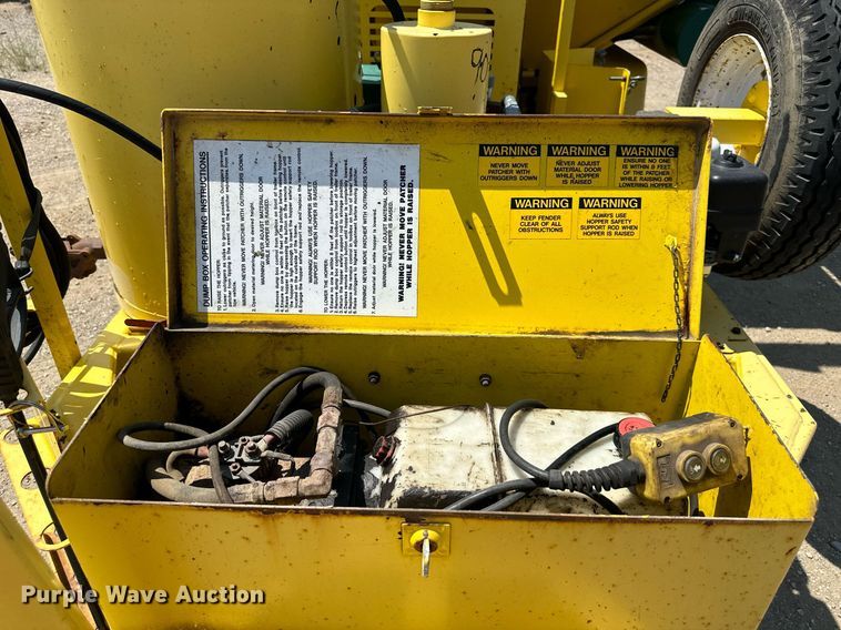 image for item DO5137 2011 Falcon  bituminous mix trailer