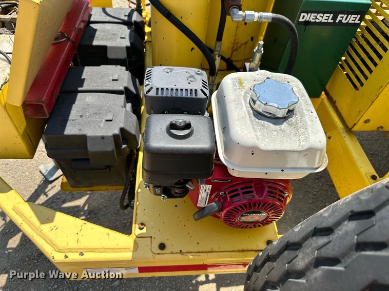 image for item DO5137 2011 Falcon  bituminous mix trailer